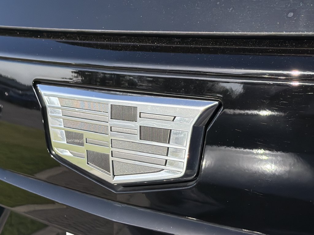 Certified 2025 Cadillac Escalade ESV V w/ LPO, ONYX Package AWD/4WD image 11