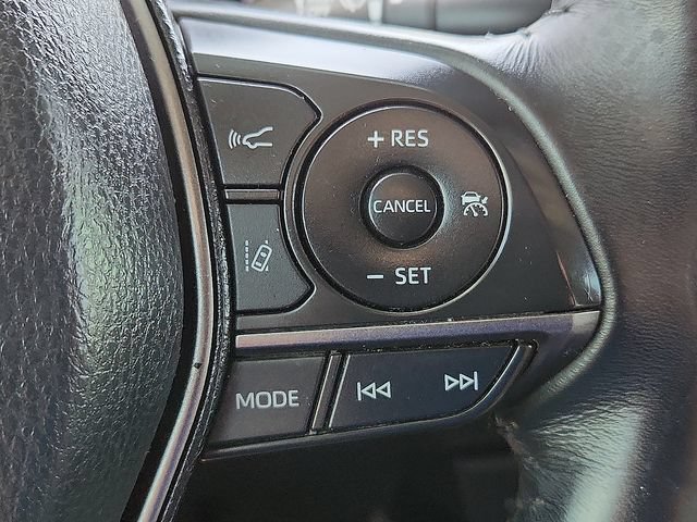 Used 2022 Toyota Camry SE FWD image 17