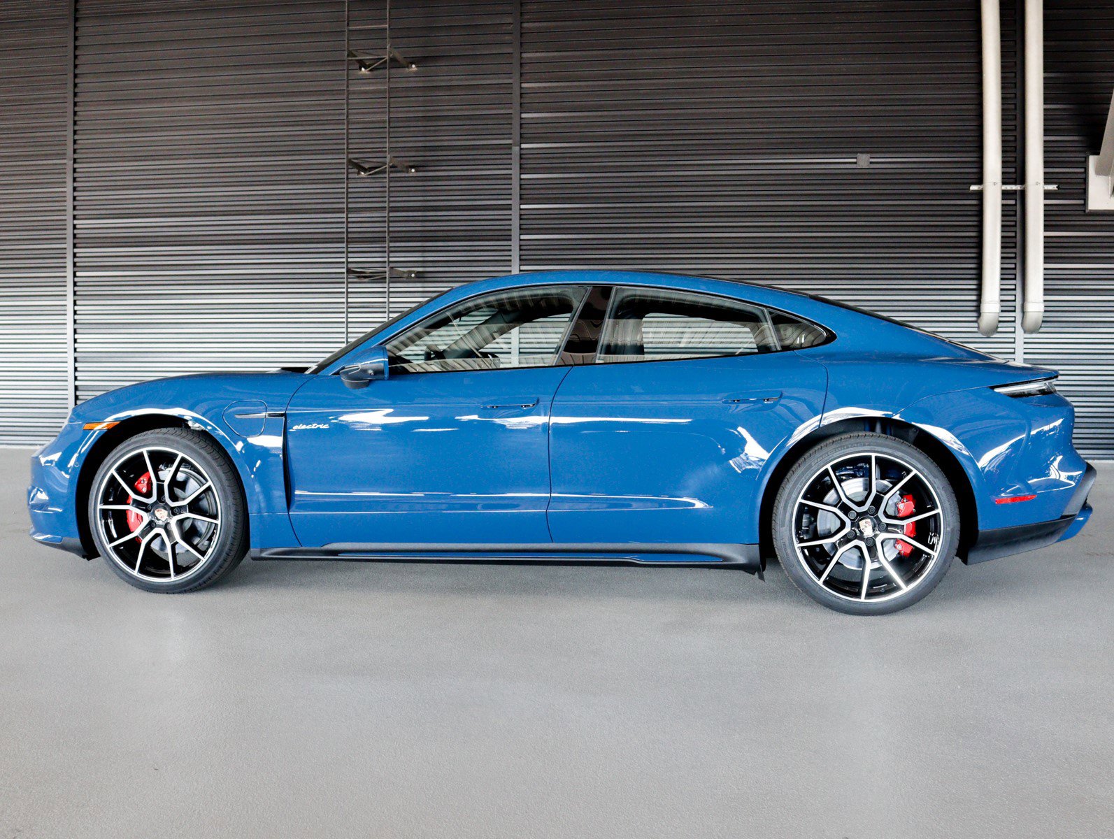 New 2026 Porsche Taycan 4S image 2