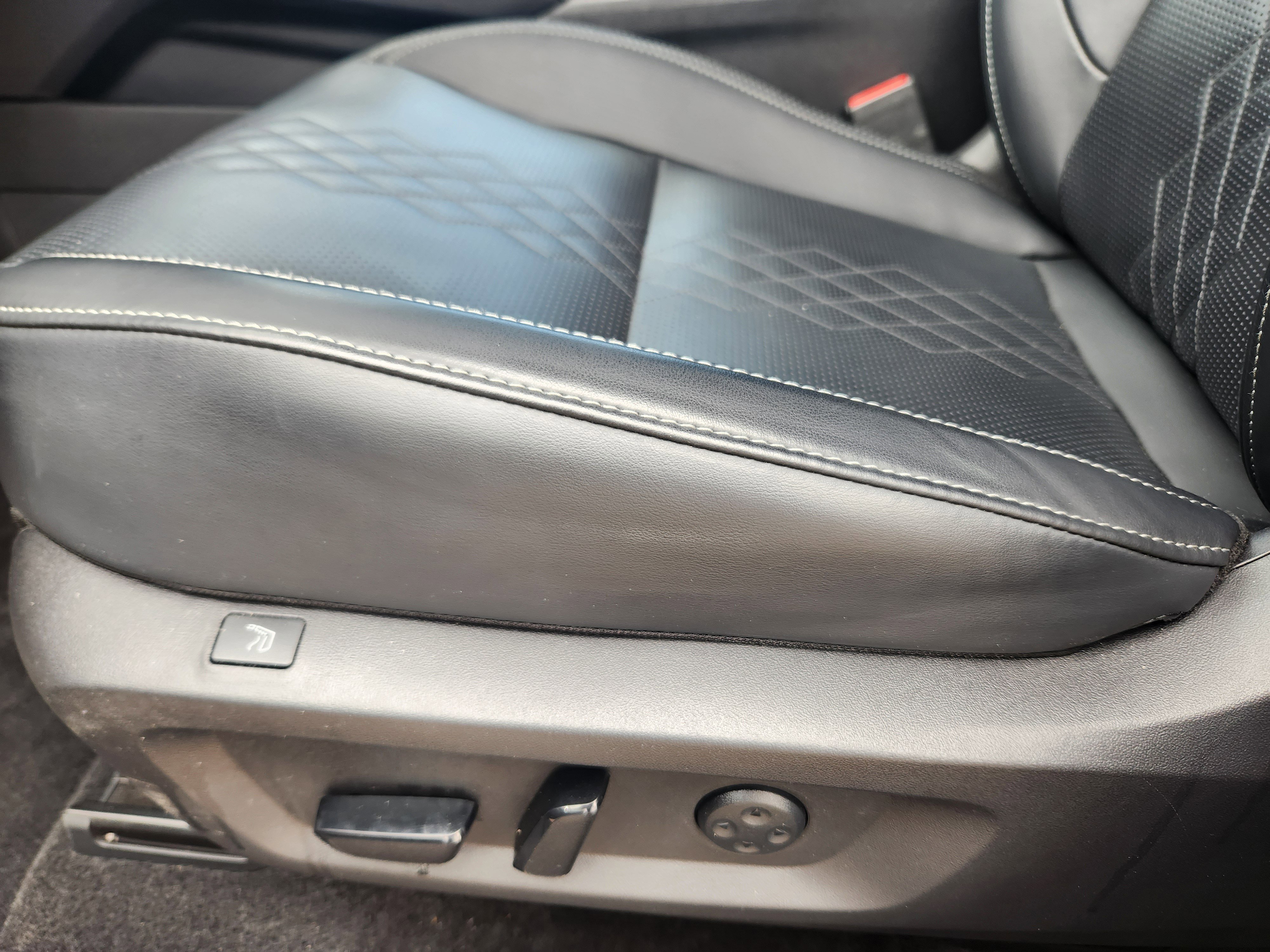 Used 2025 Mitsubishi Outlander SEL AWD/4WD image 18