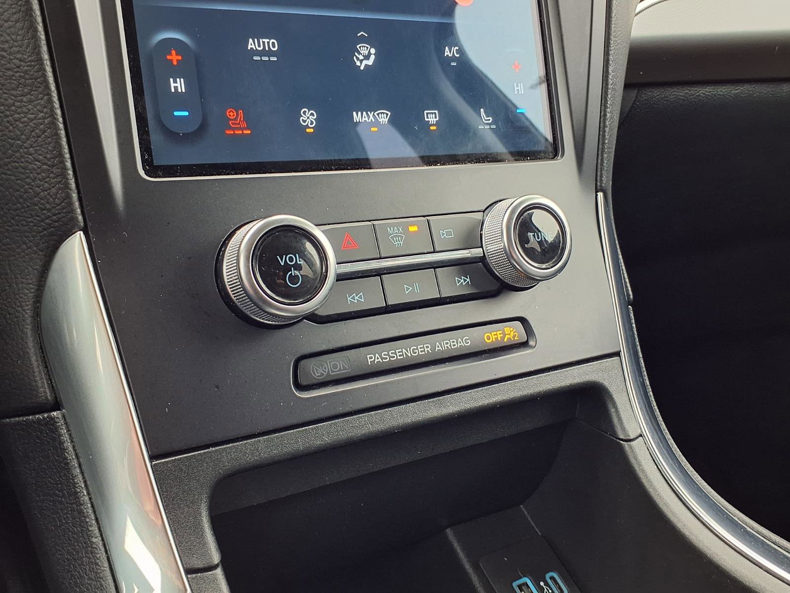 Used 2024 Ford Edge Titanium image 12