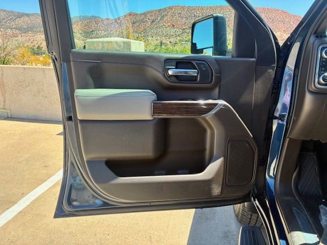 Used 2020 GMC Sierra 2500 SLE w/ SLE Value Package; AWD/4WD image 11