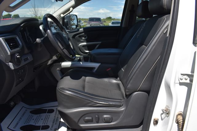 Used 2017 Nissan Titan PRO-4X AWD/4WD image 16
