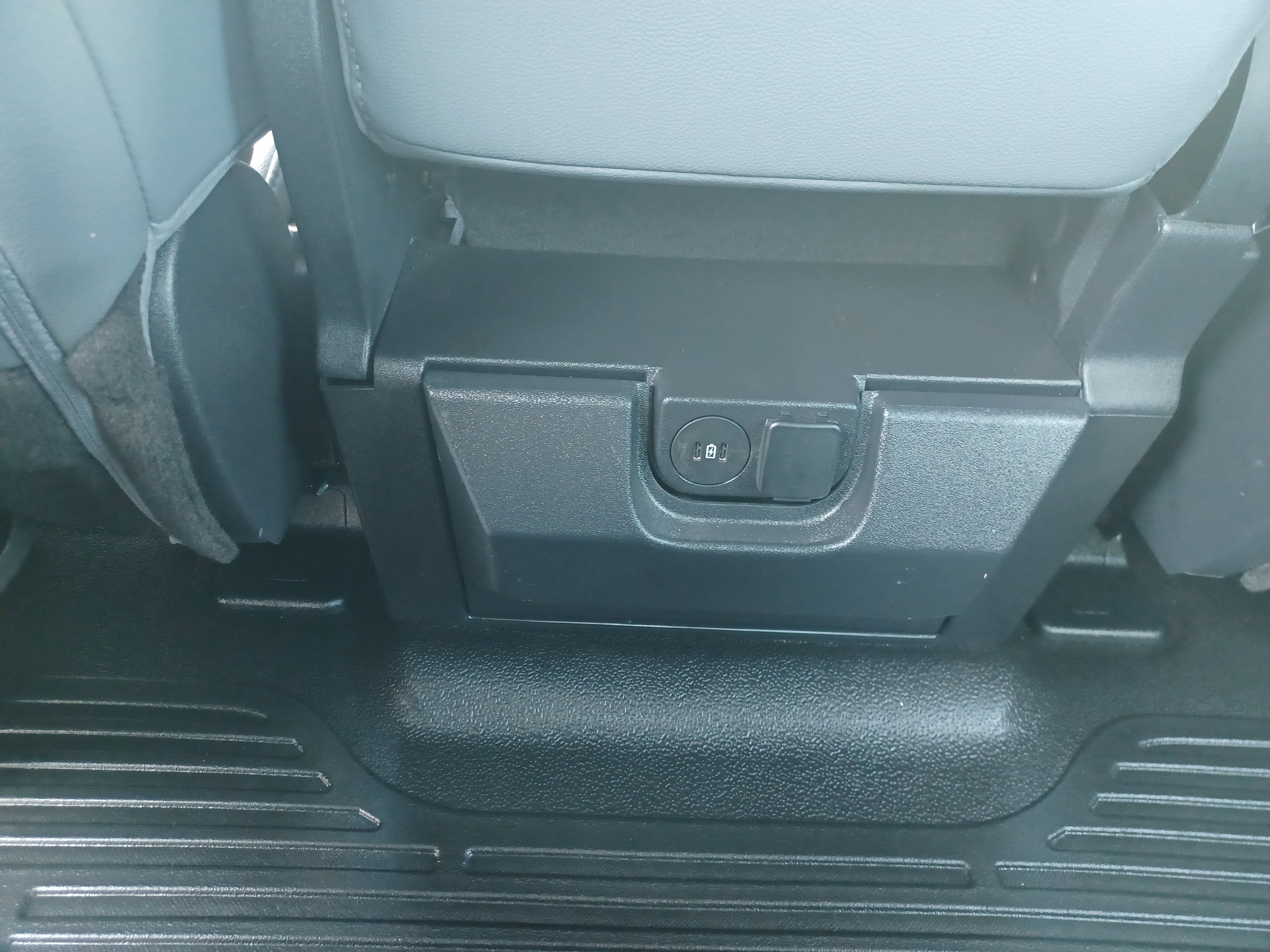 Used 2025 Ford F250 XL w/ XL Chrome Package image 19