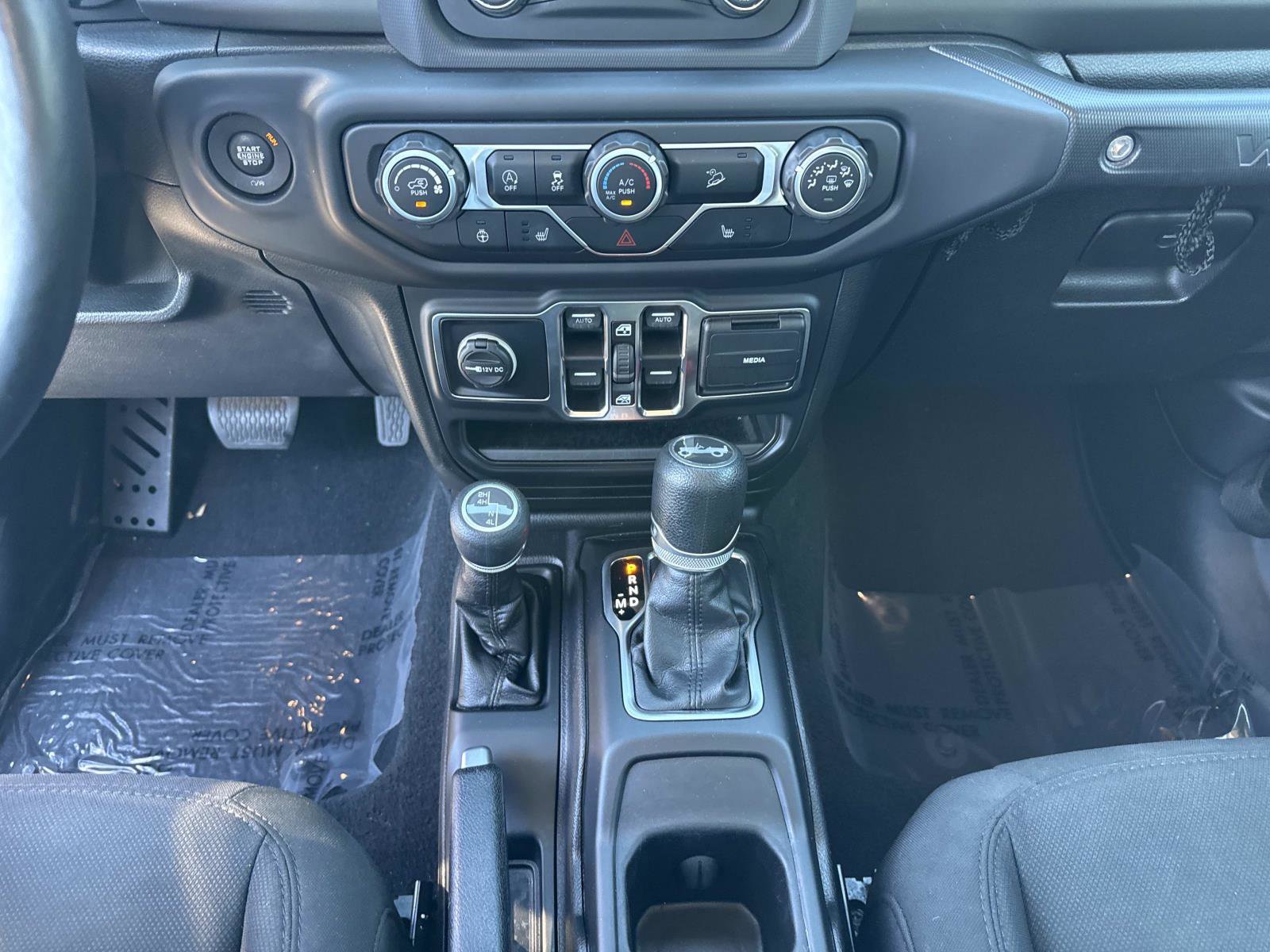 Used 2018 Jeep Wrangler Unlimited Sport S image 29