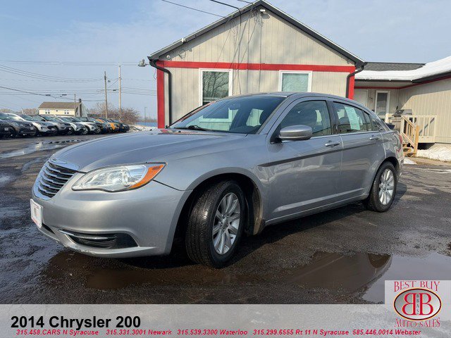 Used 2014 Chrysler 200 Touring image 2