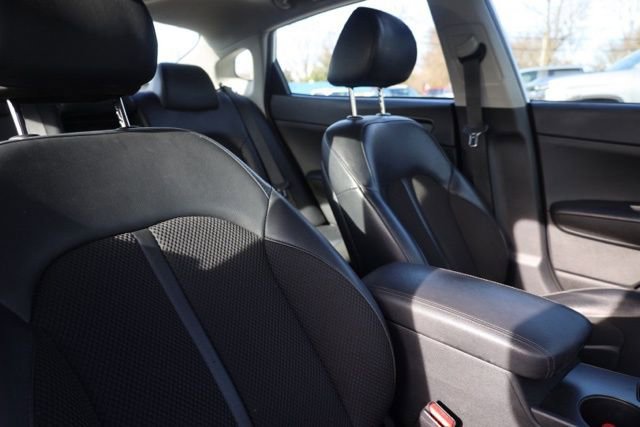 Used 2019 Kia Optima S w/ S Panoramic Sunroof Package image 38