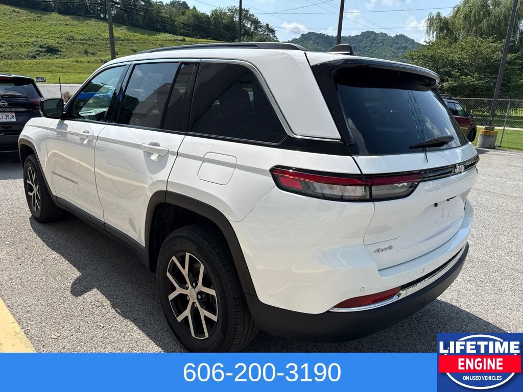 Used 2024 Jeep Grand Cherokee Limited AWD/4WD image 11