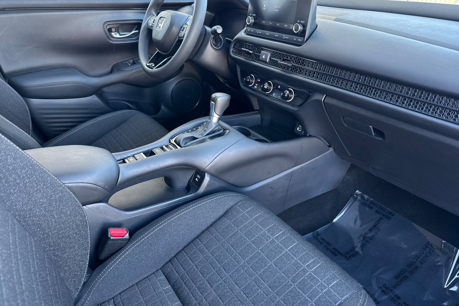 Certified 2025 Honda HR-V LX image 33