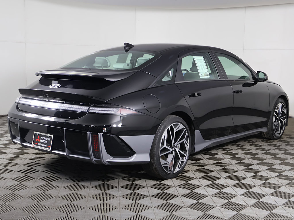 Used 2024 Hyundai Ioniq 6 SEL RWD image 11