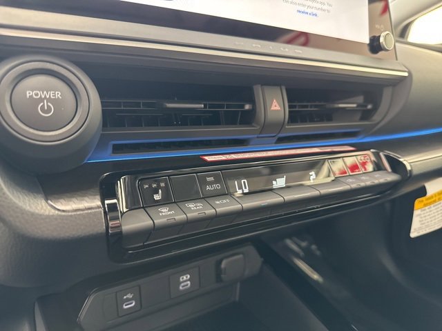 Used 2025 Toyota Prius LE image 26