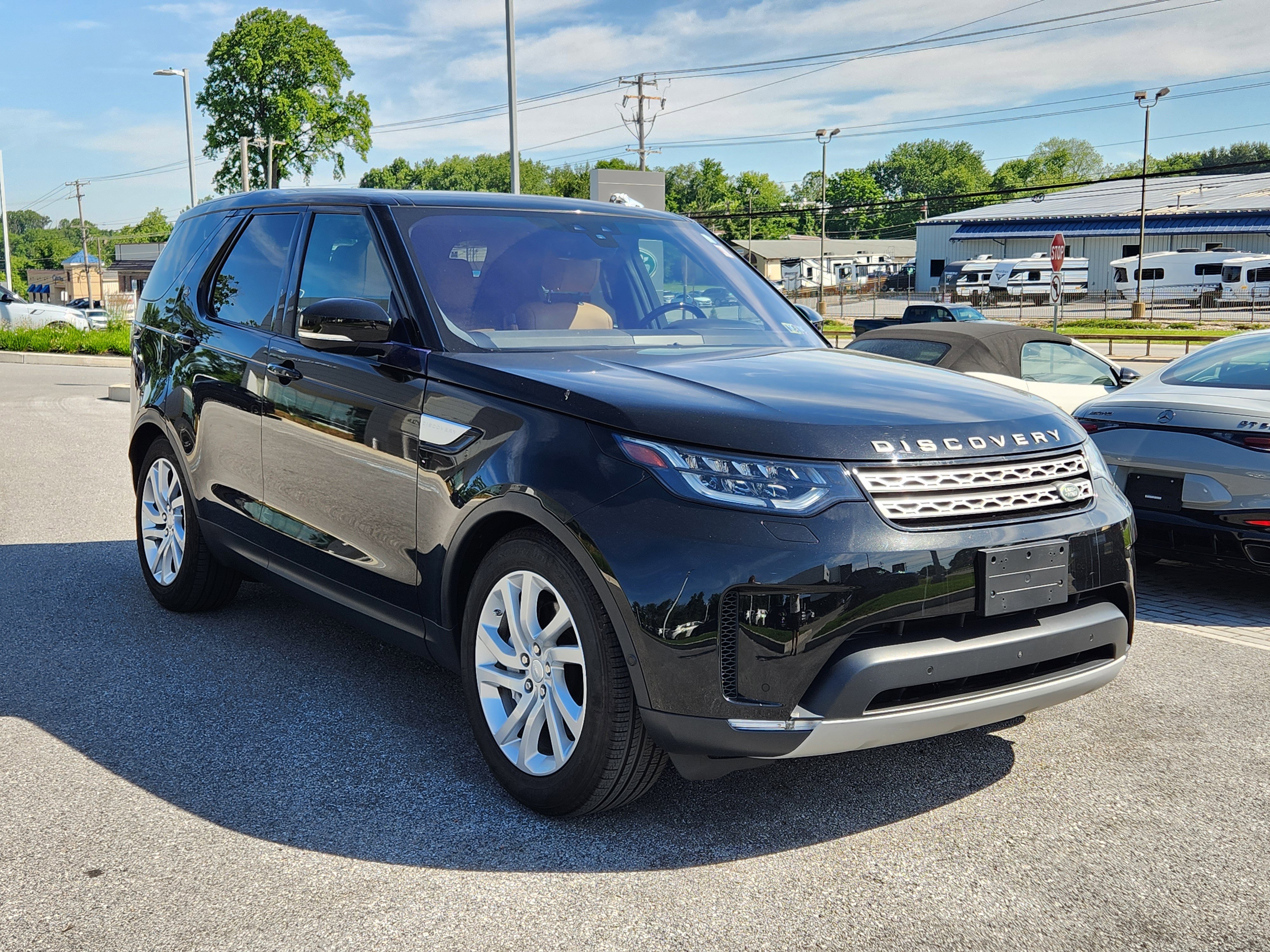 Used 2018 Land Rover Discovery HSE AWD/4WD image 2
