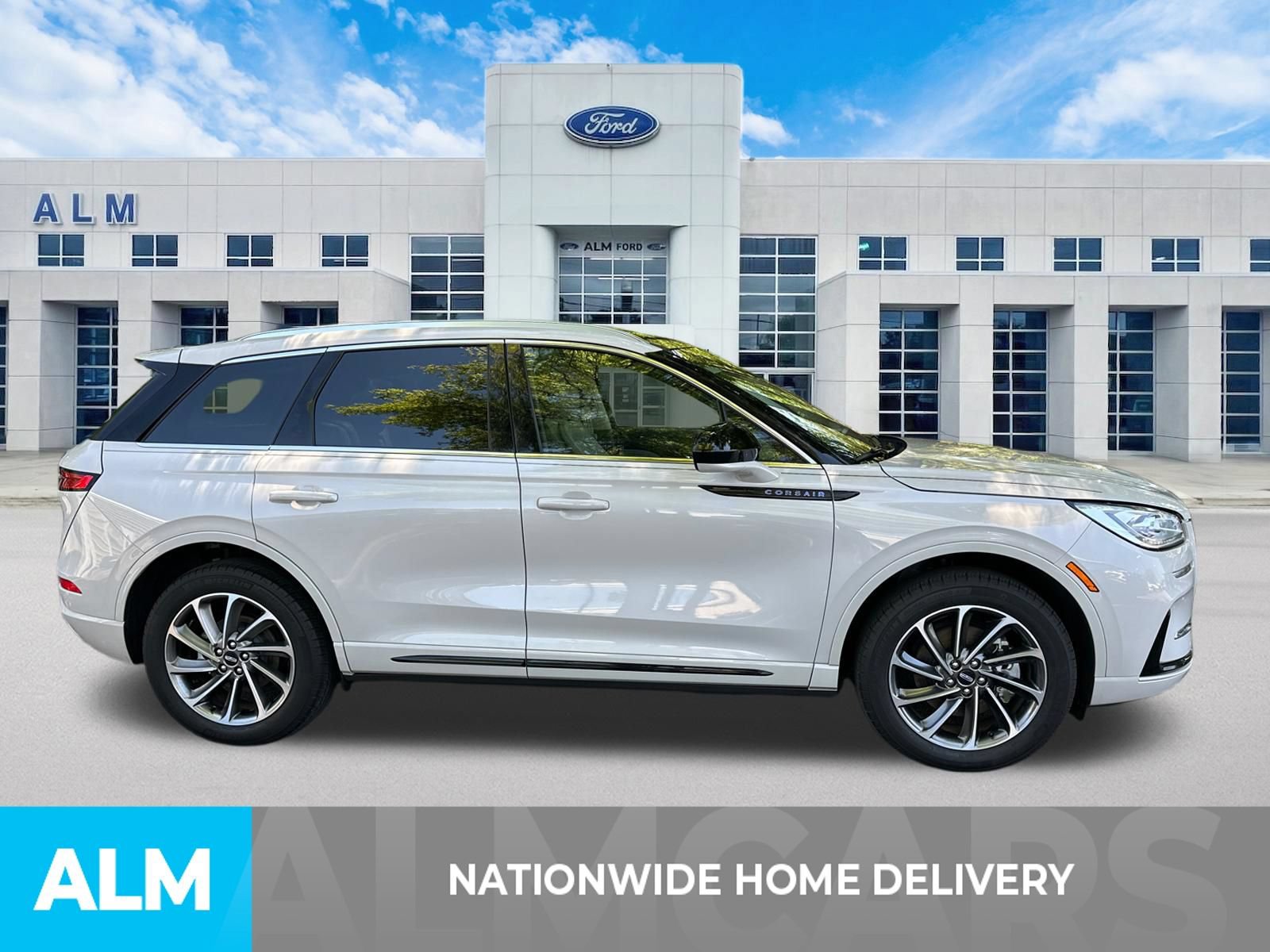 Used 2024 Lincoln Corsair Grand Touring AWD/4WD image 4