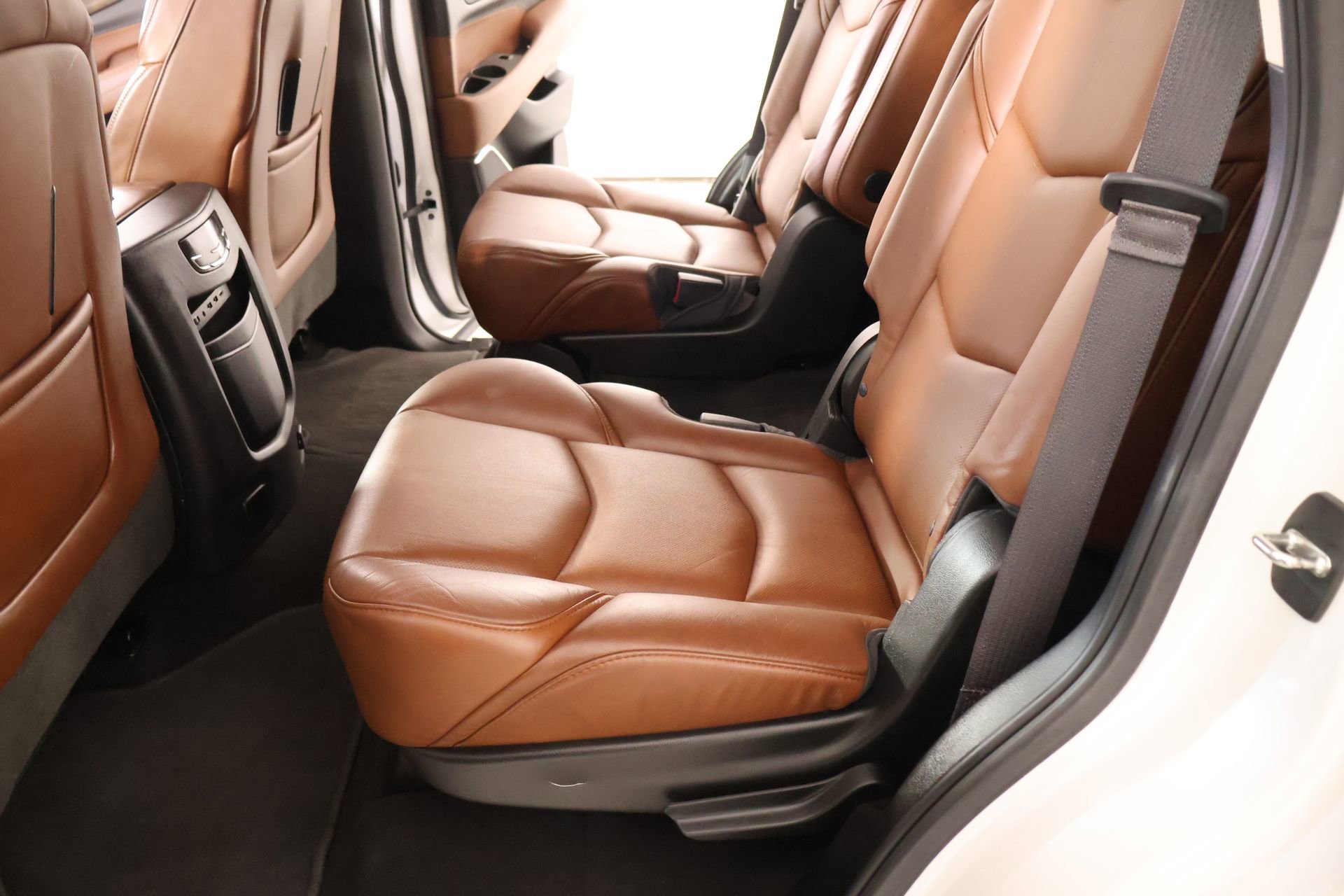 Used 2017 Cadillac Escalade Premium Luxury AWD/4WD image 13