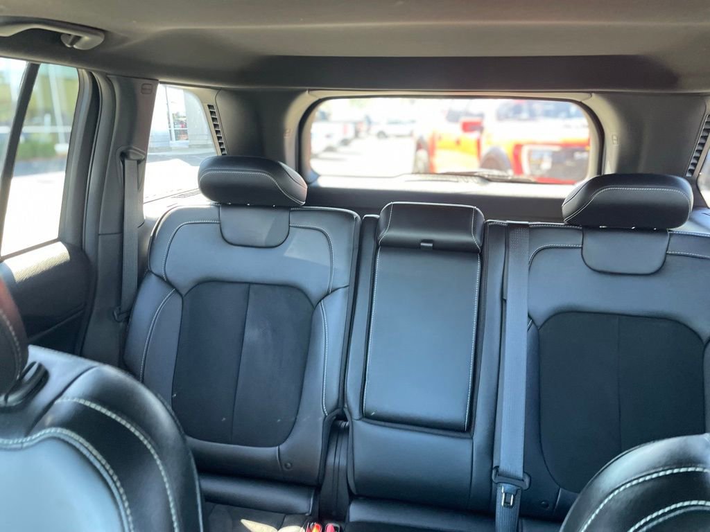 Used 2024 Jeep Grand Cherokee Altitude AWD/4WD image 13