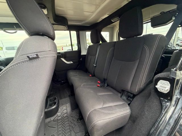 Used 2016 Jeep Wrangler Unlimited Rubicon w/ Dual Top Group AWD/4WD image 13