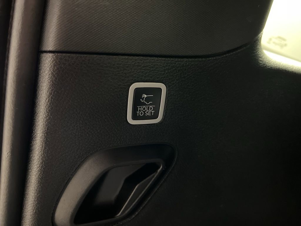 Used 2022 Jeep Wagoneer Series II AWD/4WD image 40