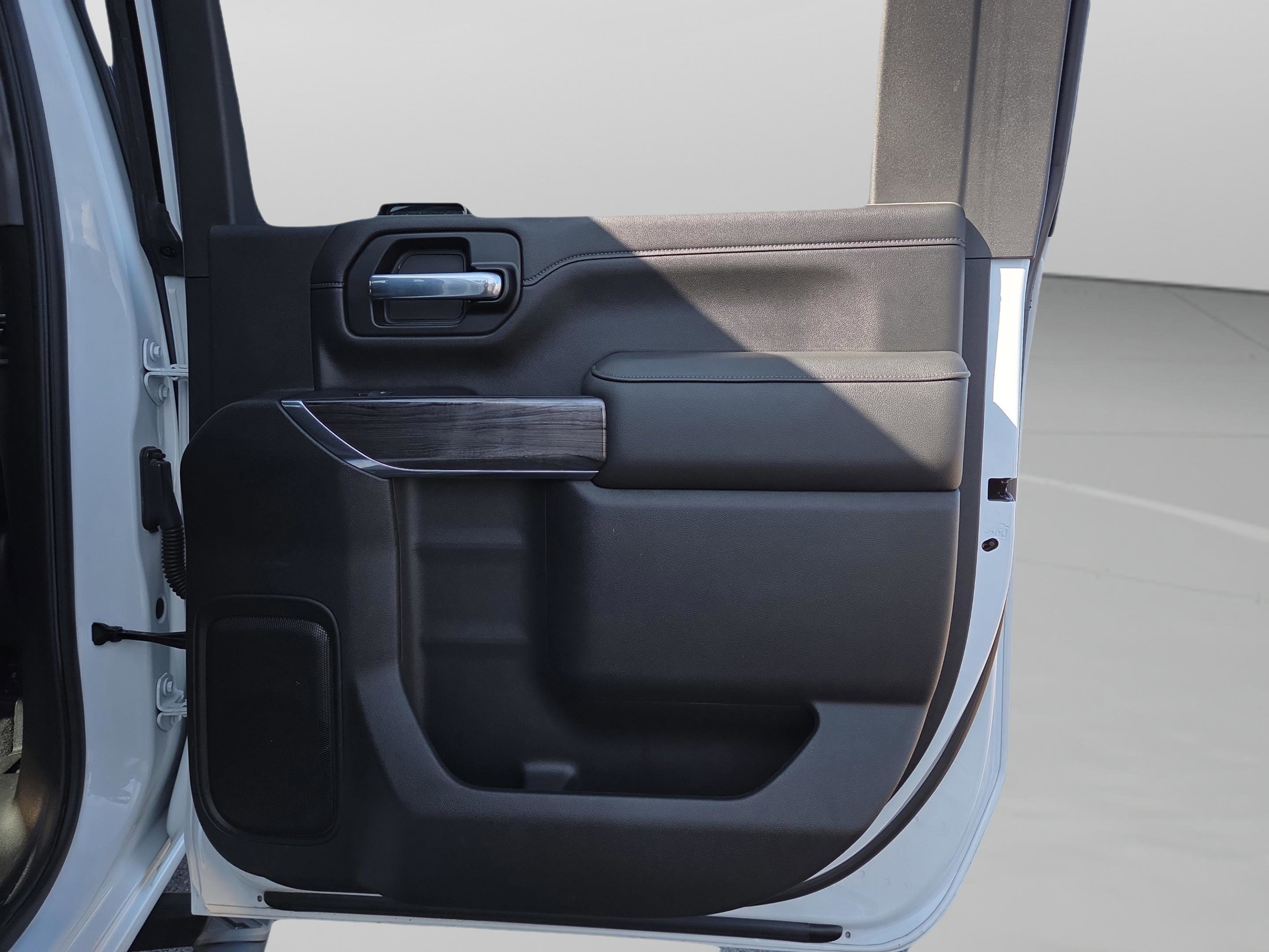 Used 2022 Chevrolet Silverado 2500 LTZ w/ LTZ Plus Package image 34