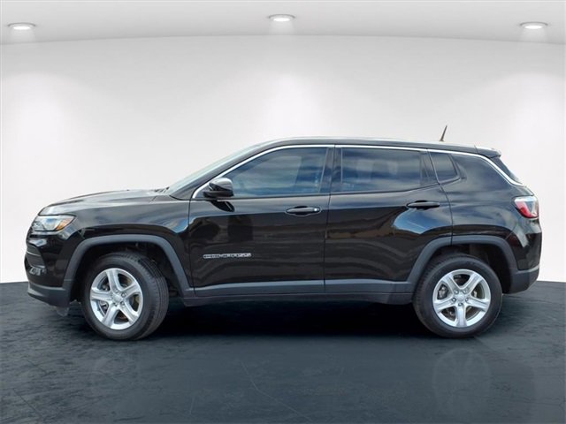 Used 2023 Jeep Compass Sport image 29