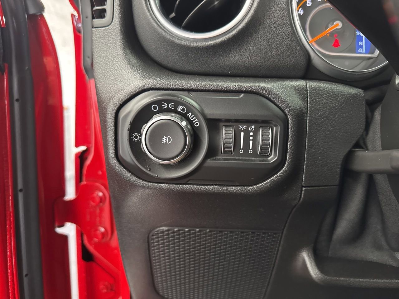 Used 2021 Jeep Wrangler Unlimited Sahara w/ LED Lighting Group AWD/4WD image 37