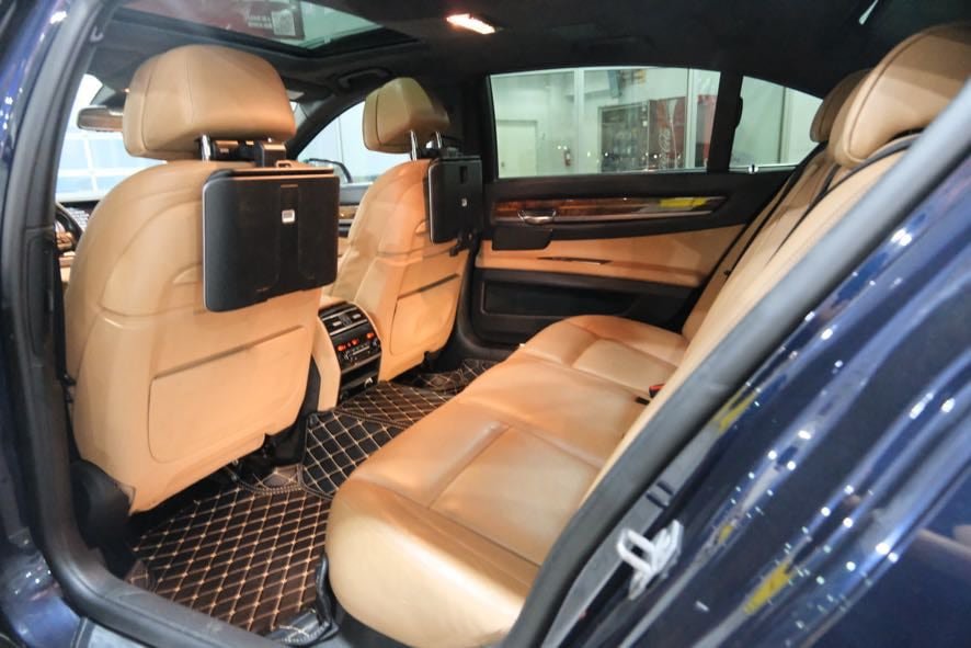 Used 2015 BMW 750Li xDrive AWD/4WD image 21