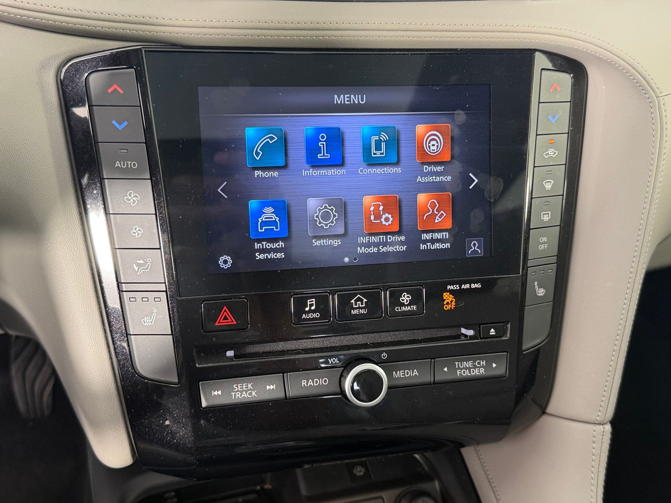 Used 2023 INFINITI QX50 Luxe FWD image 28
