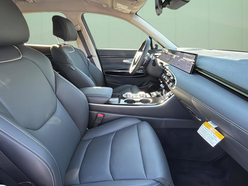 Certified 2026 Genesis GV70 2.5T AWD/4WD image 36