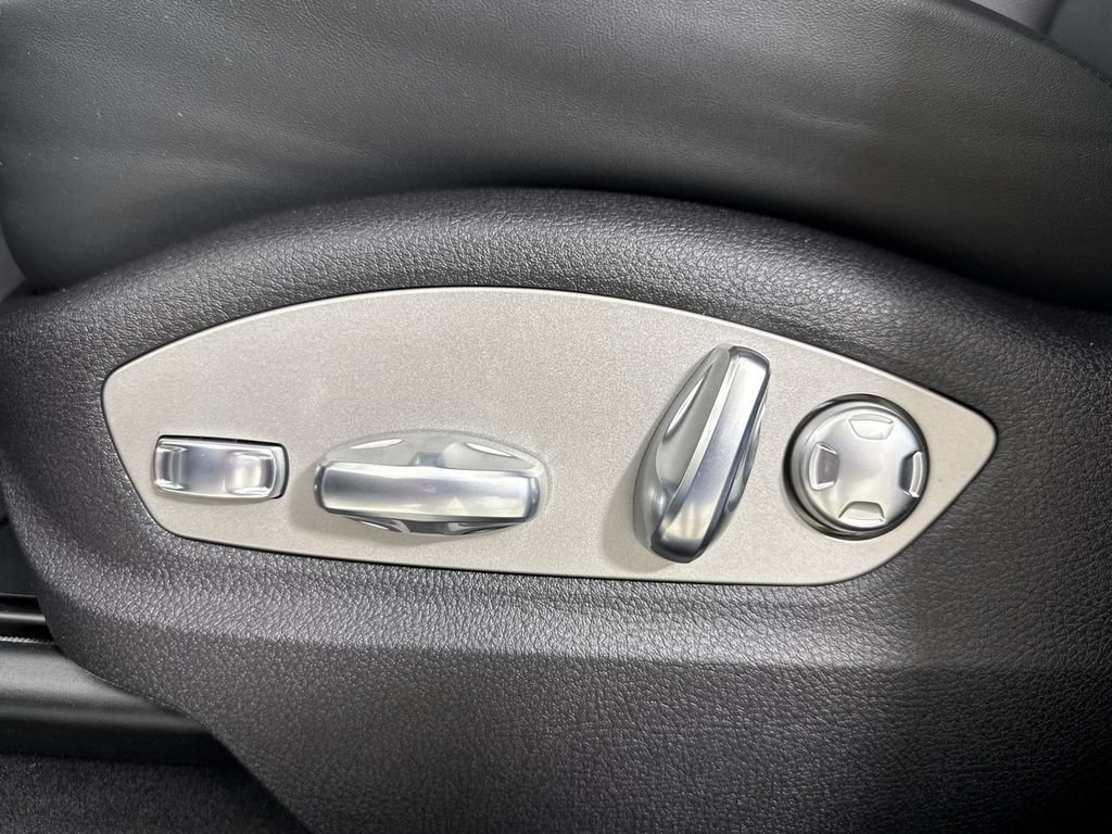 New 2026 Porsche Macan S AWD/4WD image 39