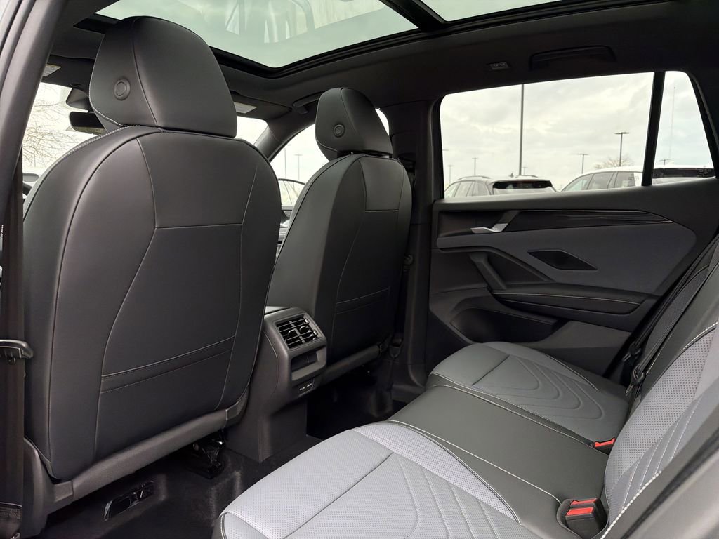 New 2026 Volkswagen Tiguan SE R-Line image 13