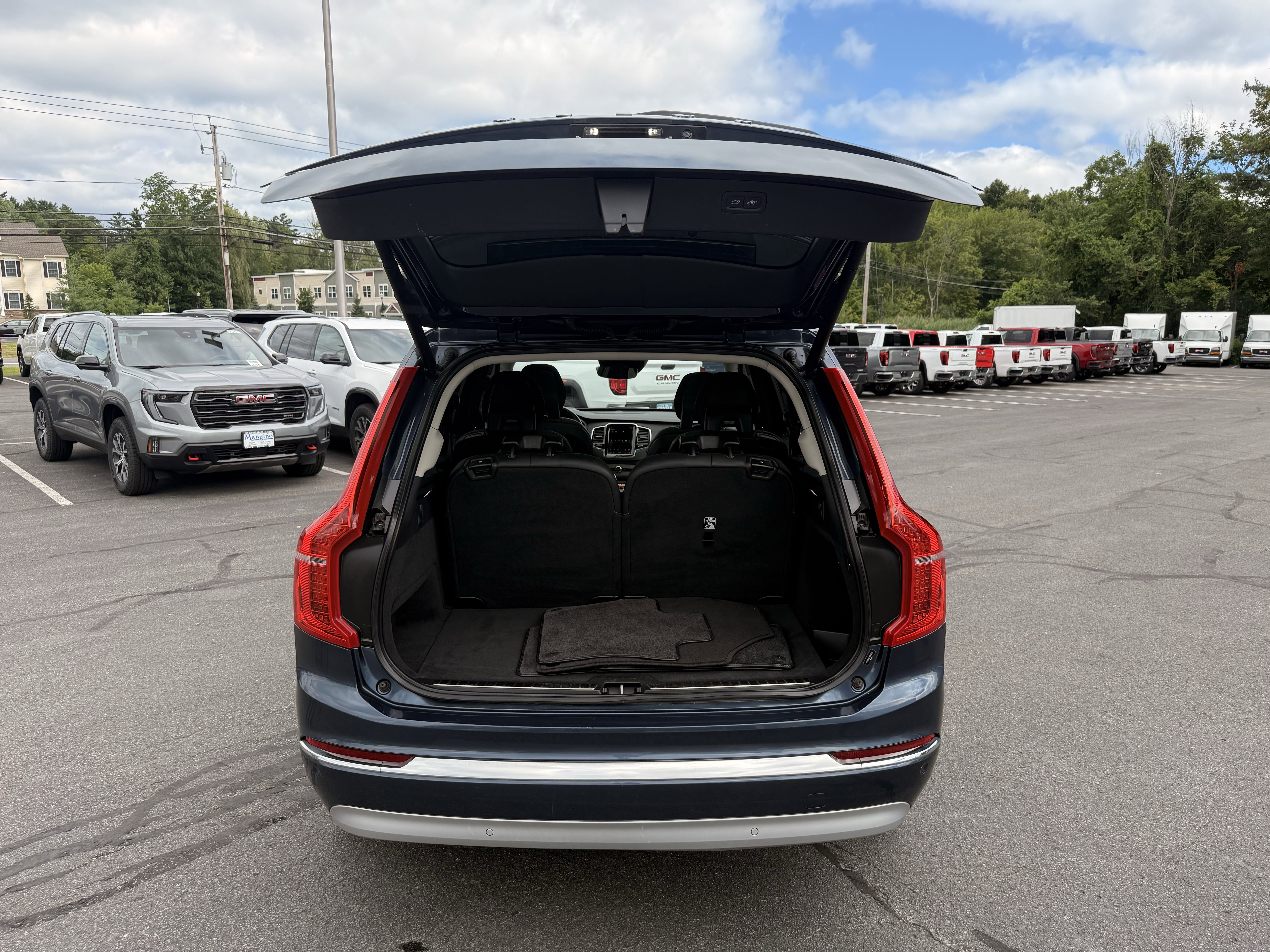 Used 2022 Volvo XC90 T8 Inscription image 21