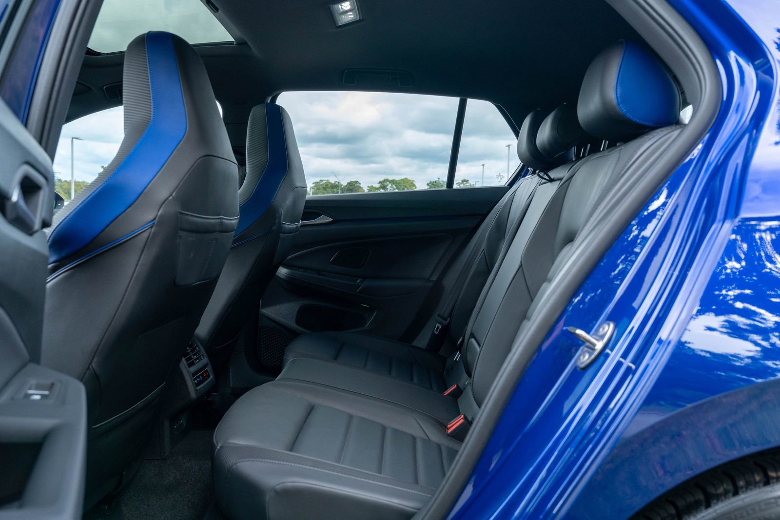 Used 2024 Volkswagen Golf R image 27