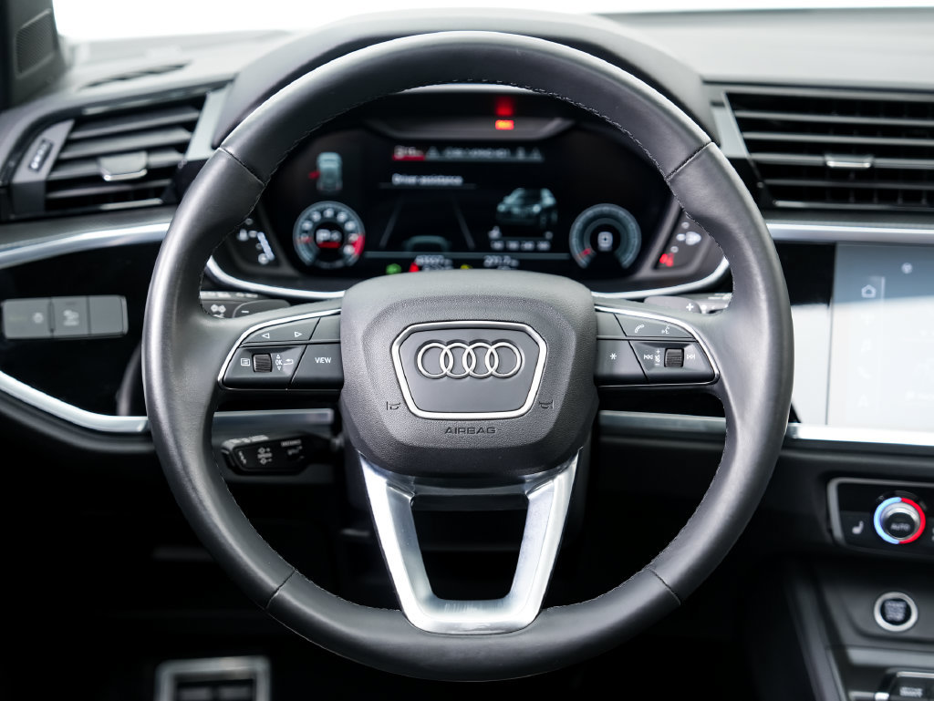 Used 2022 Audi Q3 2.0T Premium Plus w/ Premium Plus Package AWD/4WD image 11