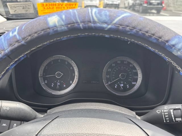 Used 2022 Hyundai Venue Limited w/ Cargo Package FWD image 23