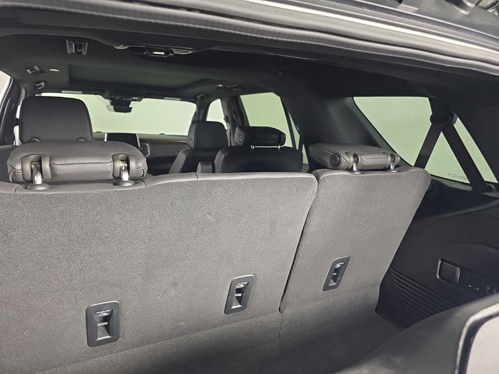 Used 2023 Chevrolet Tahoe High Country image 35