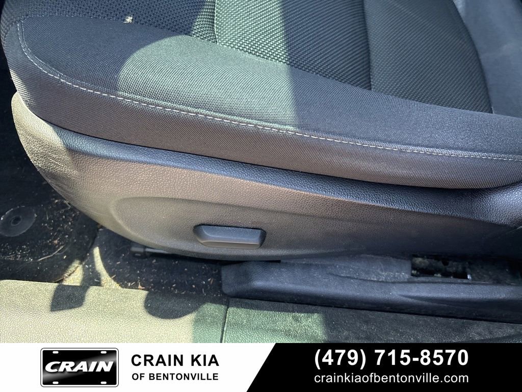 Used 2015 Chevrolet Cruze LT w/ Sun And Sound Package FWD image 17