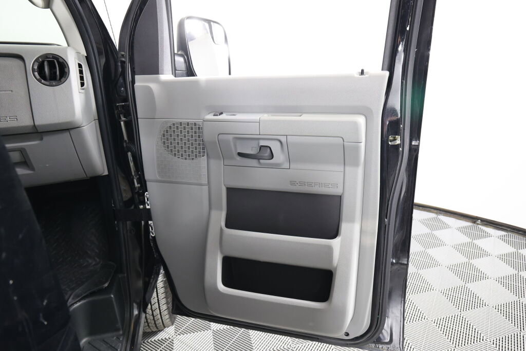 Used 2014 Ford E-150 and Econoline 150 w/ Power Group RWD image 19