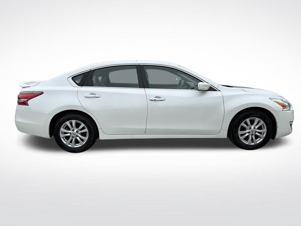 Used 2014 Nissan Altima 2.5 S w/ Sport Value Package image 15