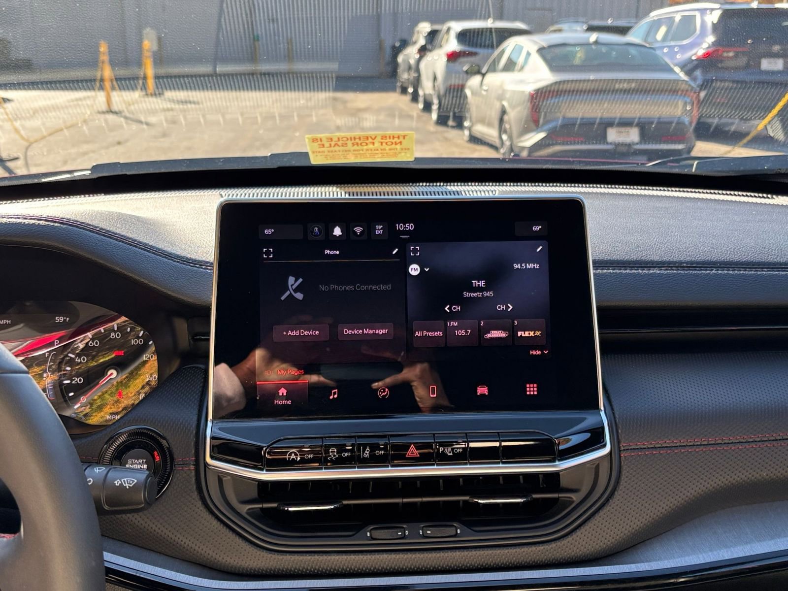 Used 2025 Jeep Compass Trailhawk image 18