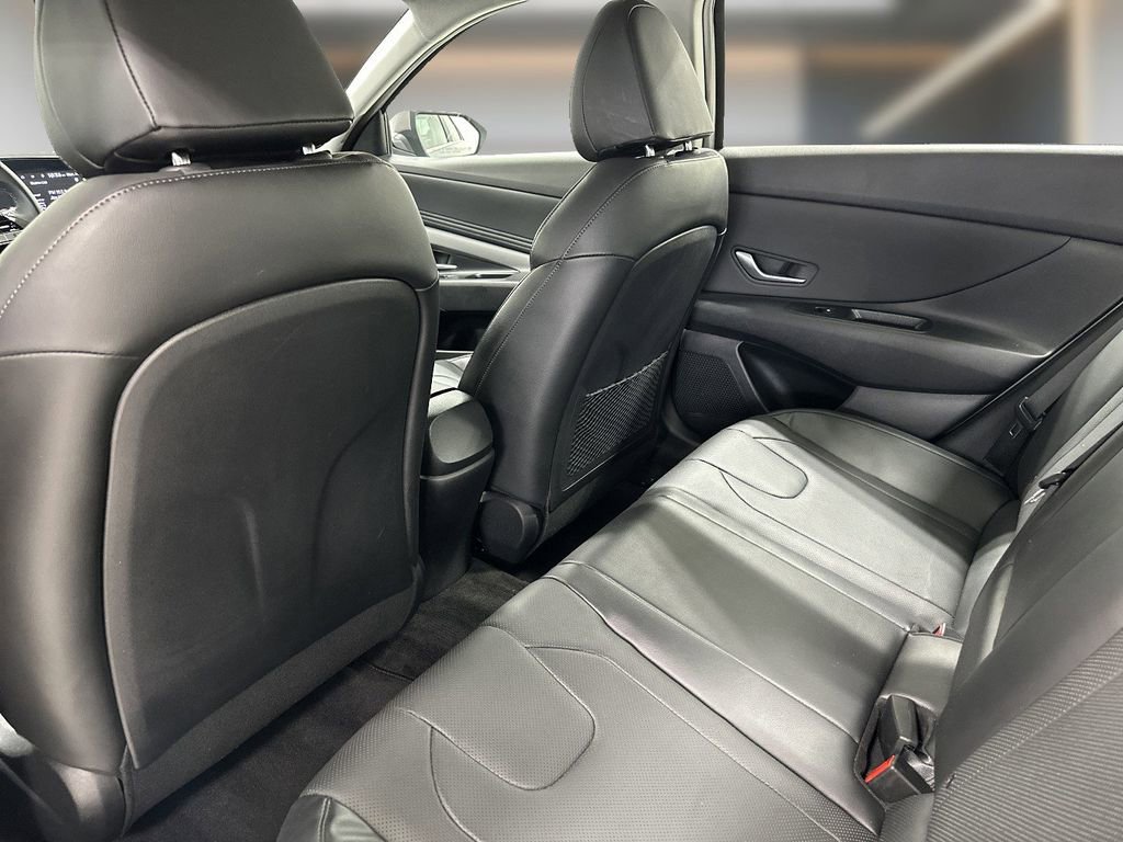Certified 2023 Hyundai Elantra Limited FWD image 14