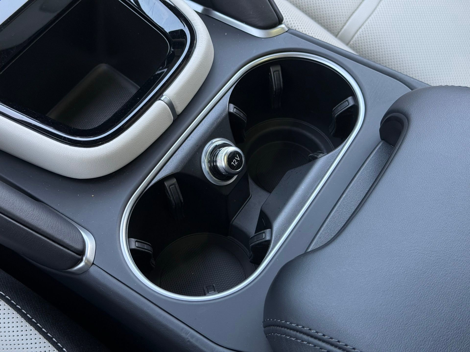 Certified 2025 Porsche Cayenne Turbo image 23