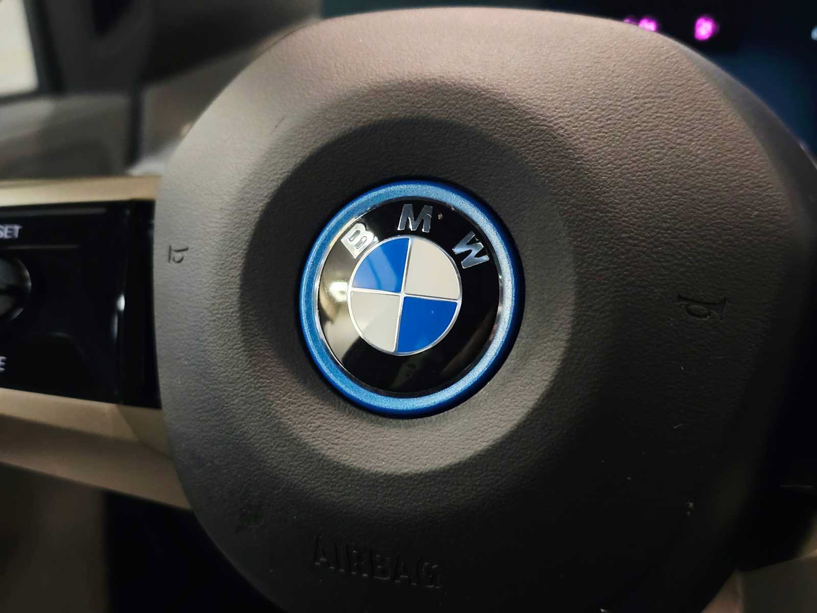Used 2025 BMW iX xDrive50 AWD/4WD image 21