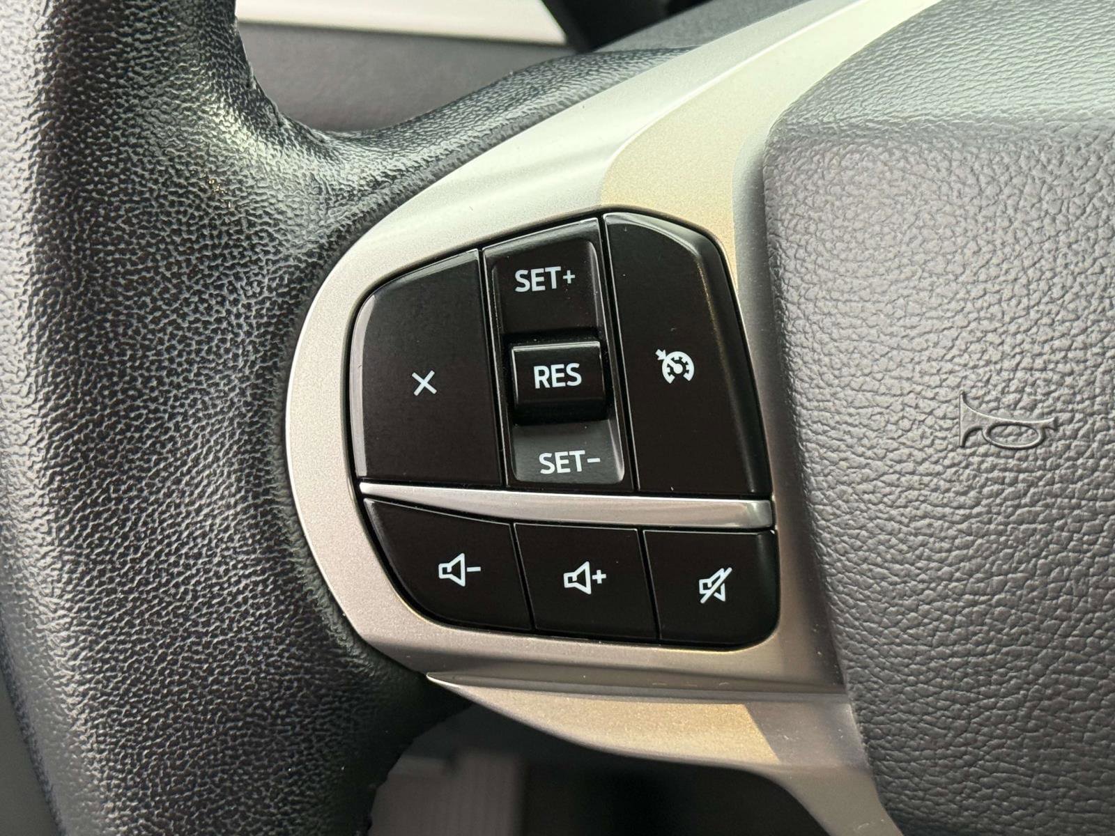 Used 2022 Ford Explorer XLT image 19