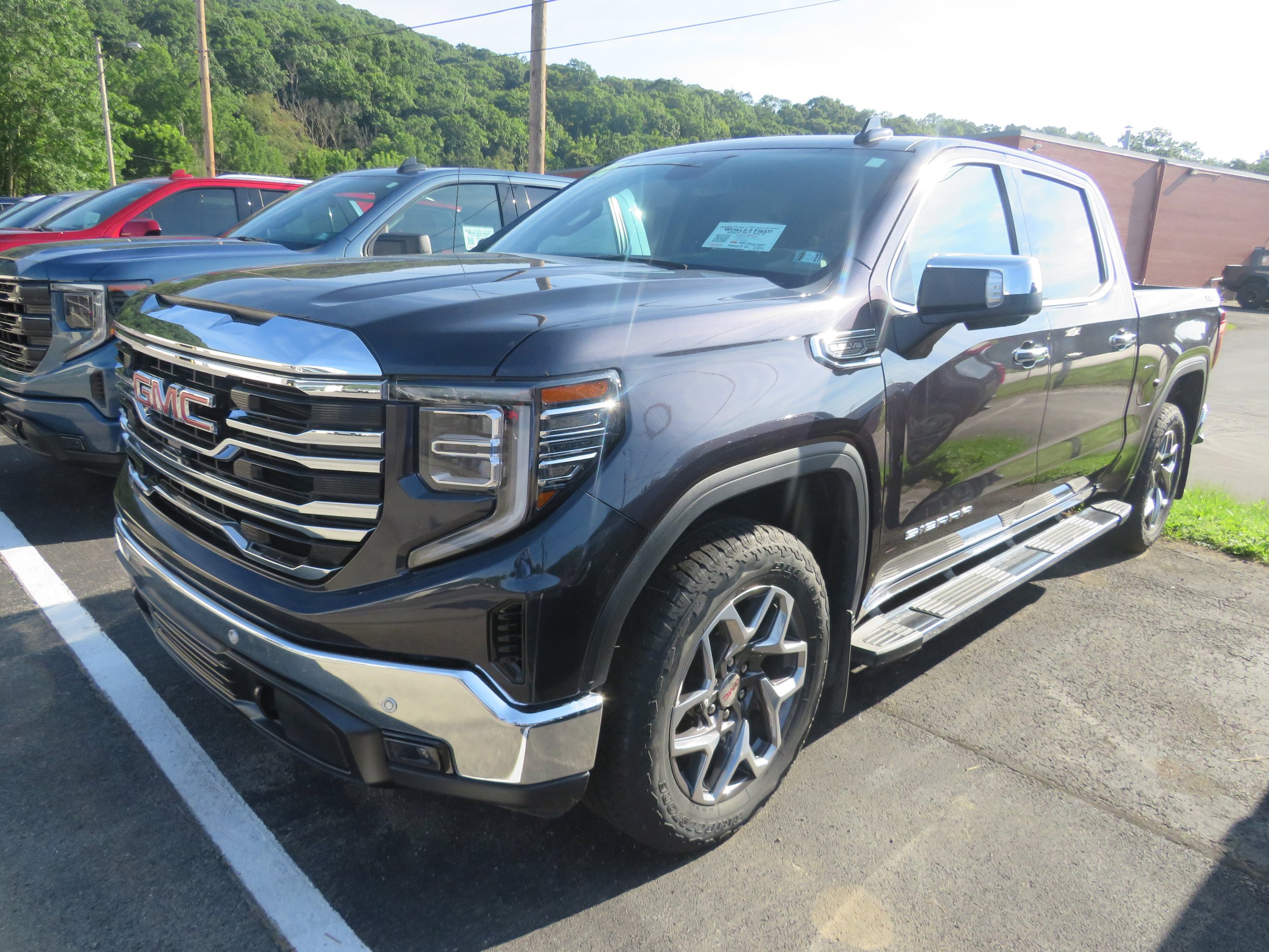 Used 2024 GMC Sierra 1500 SLT w/ SLT Premium Plus Package AWD/4WD image 3