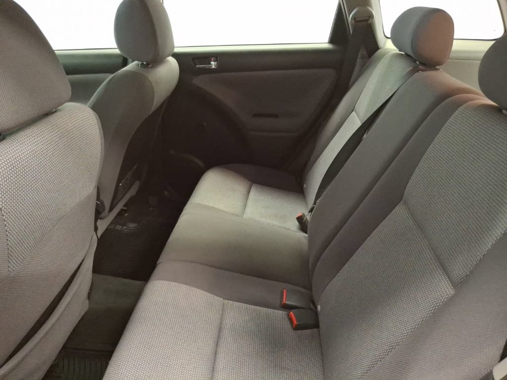 Used 2005 Toyota Matrix XR w/ Extra Value Pkg 1 FWD image 15