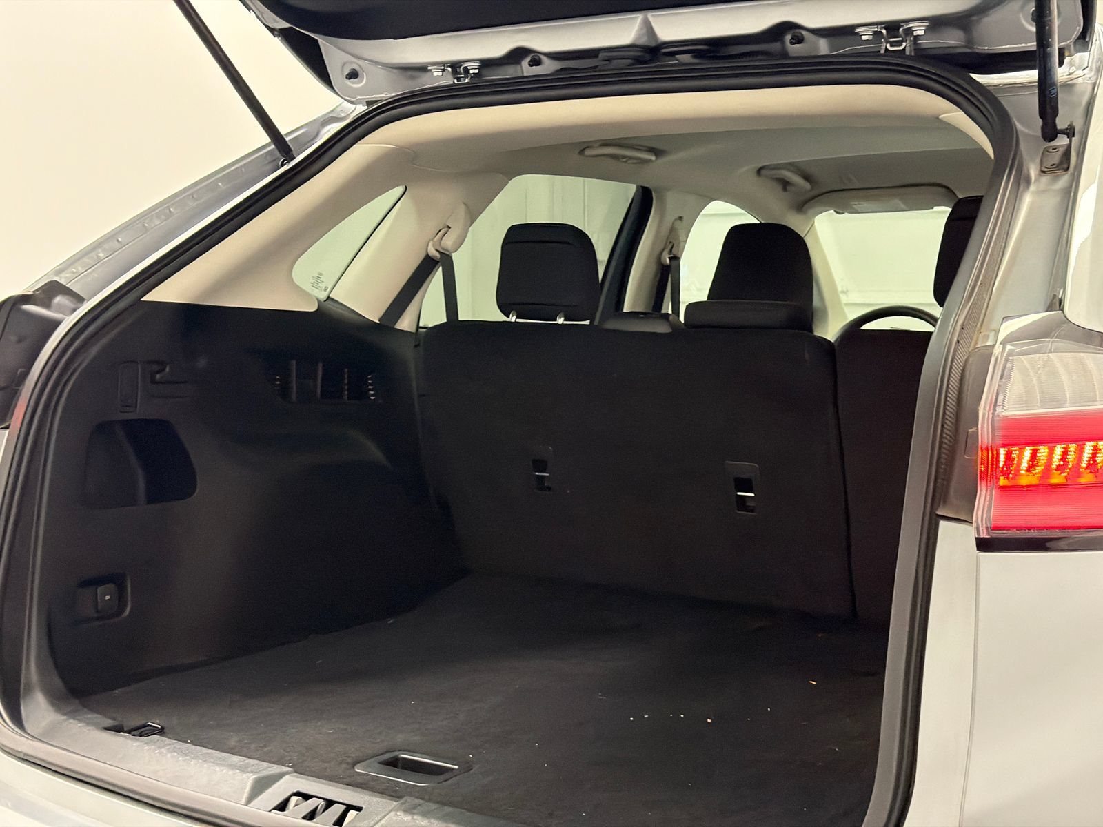 New 2024 Ford Edge SE AWD/4WD image 8