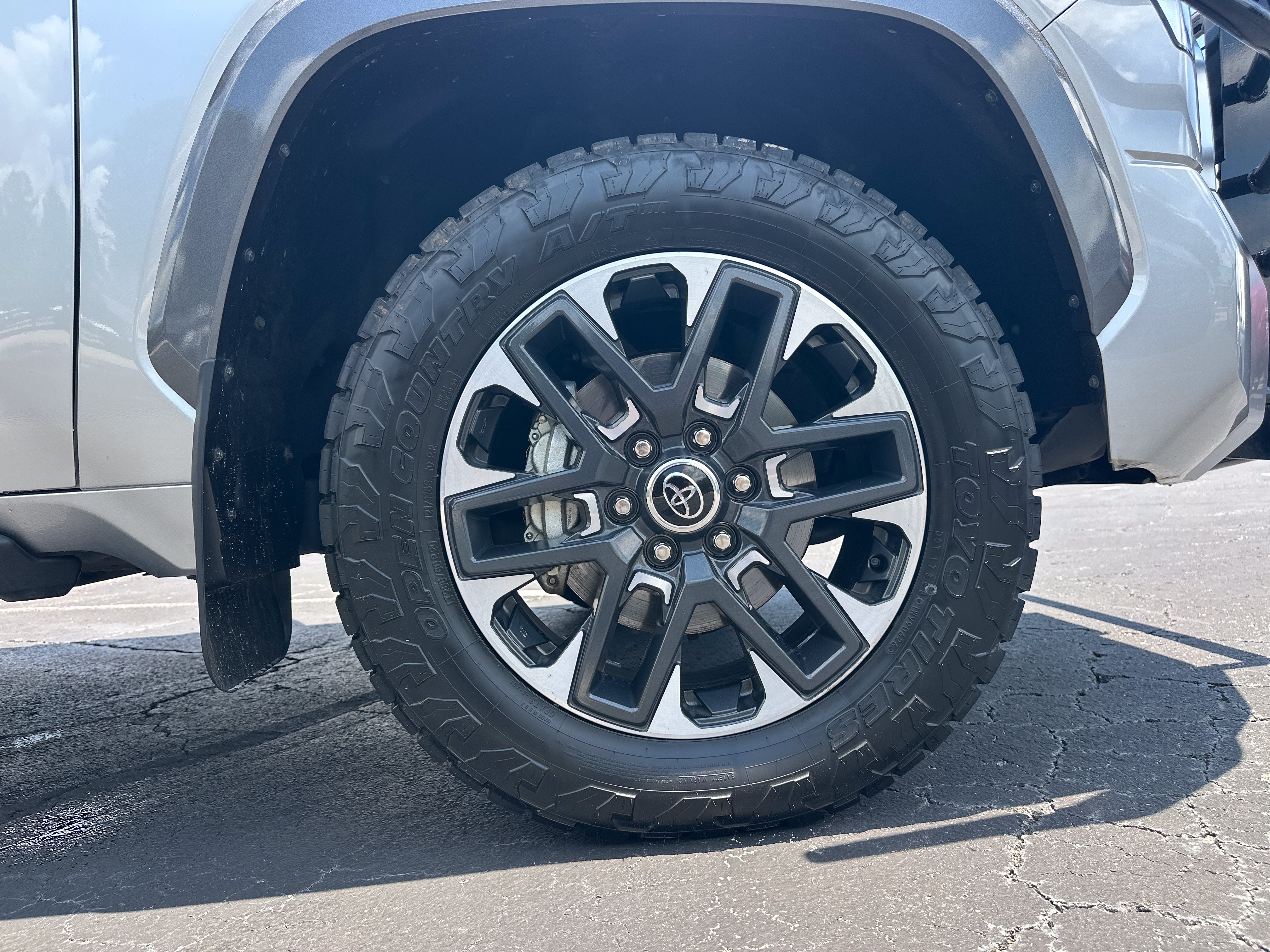 Used 2023 Toyota Tundra Limited AWD/4WD image 13