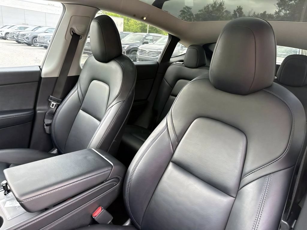 Used 2022 Tesla Model Y Long Range AWD/4WD image 19