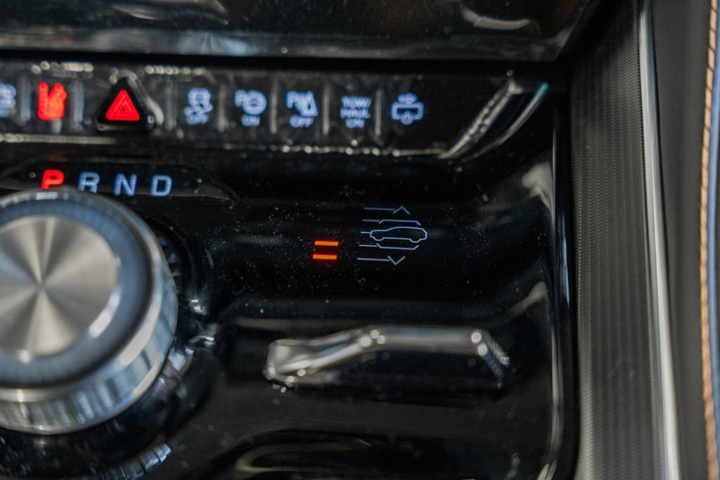 New 2024 Jeep Grand Wagoneer Series III w/ HD Trailer Tow Package image 28