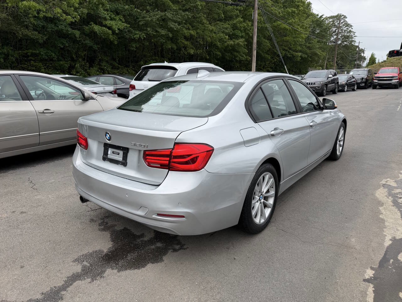 Used 2017 BMW 320i Sedan w/ Premium Package RWD image 5