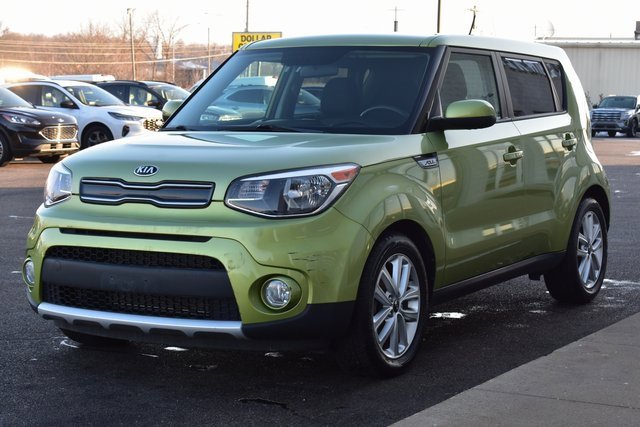 Used 2017 Kia Soul + image 12